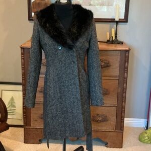 Elegant Gray Women's Coat with Faux Fur Collar